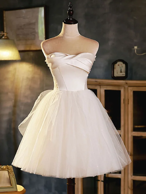 prom dresses with built-in petticoatsWhite Sweetheart Neck Tulle Short Prom Dress, Light Champagne Homecoming Dress