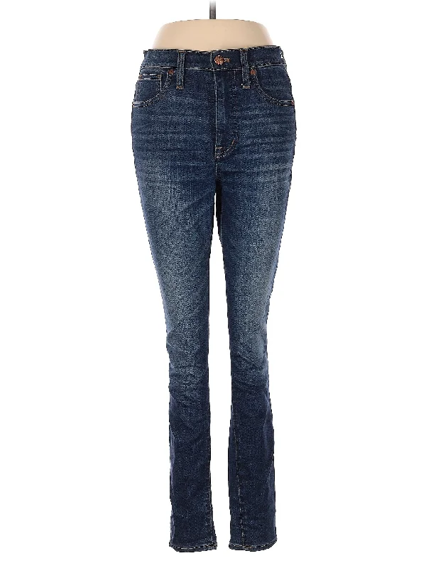 women's denim jeans for a day at the beachMid-Rise Skinny Jeans in Dark Wash