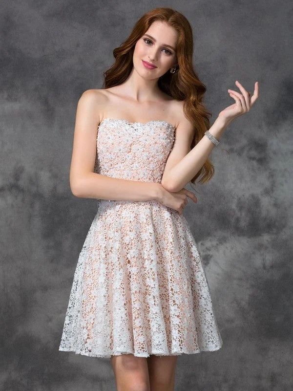 Sleeveless Dress QuinceaneraA-line/Princess Sweetheart Lace Sleeveless Short Lace Cocktail Dresses